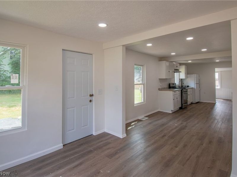 817 Halter Court NW, Canton, OH 44708 Photo 9