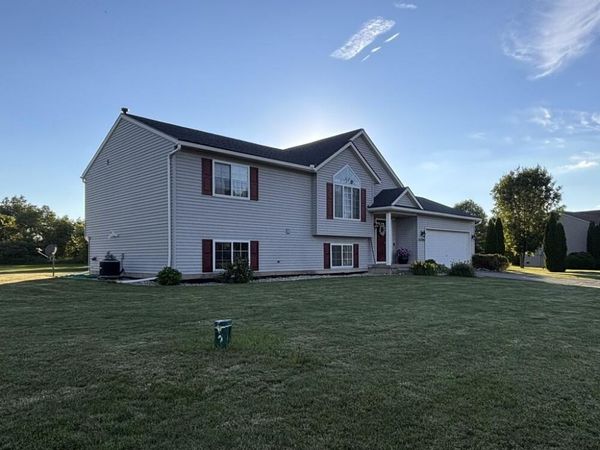 16705 Antler Drive NE, Cedar Springs, MI 49319
