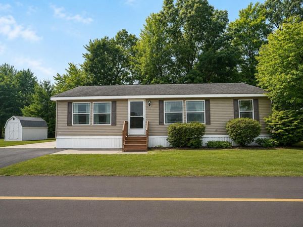 530 E Rainbow Road, Newaygo, MI 49337