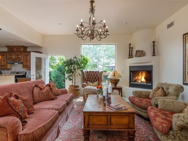 717 Calle Beatrice , Santa Fe, NM 87501