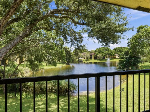 824 SW 9th Street Circle, Unit 201, Boca Raton, FL 33486