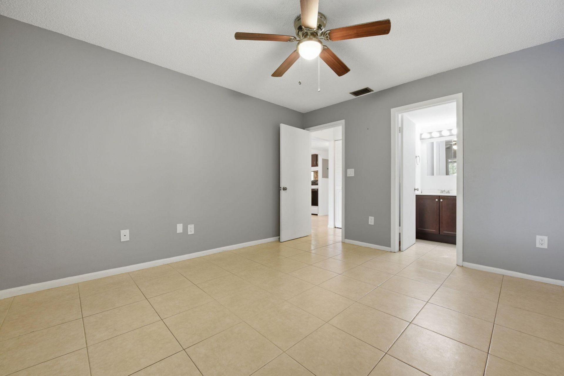 824 SW 9th Street Circle, Unit 201, Boca Raton, FL 33486 Photo