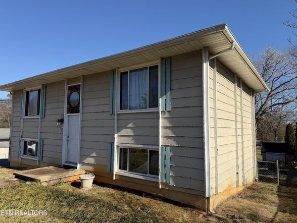 8204 Fallen Rock Drive, Knoxville, TN 37923