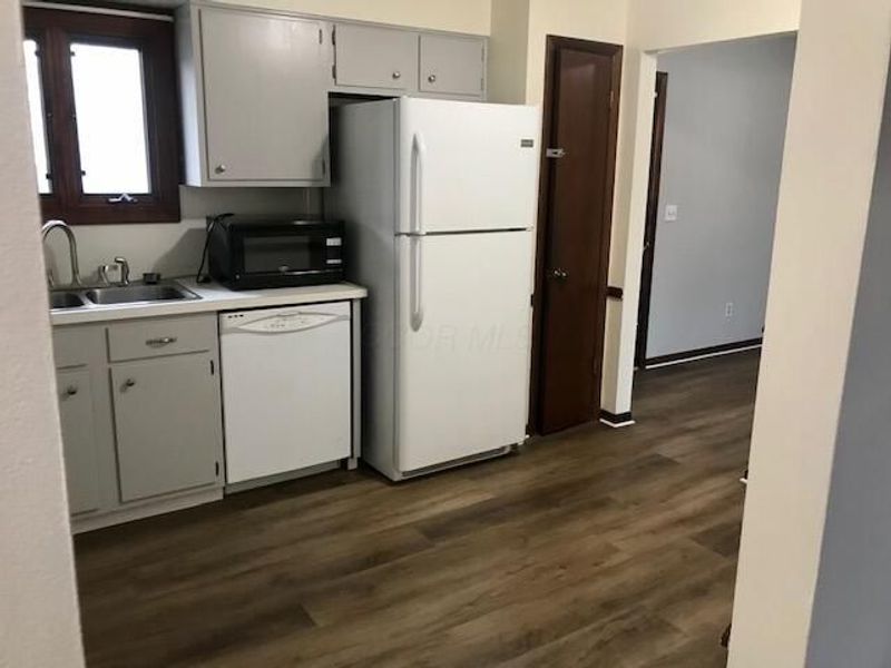 1427-1429 Bradshire Drive, Columbus, OH 43220 Photo 13