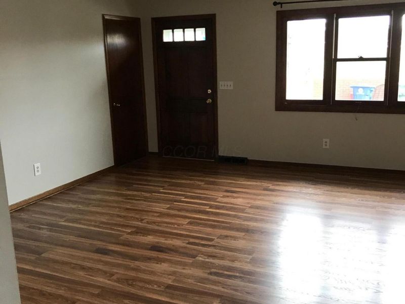 1427-1429 Bradshire Drive, Columbus, OH 43220 Photo 4