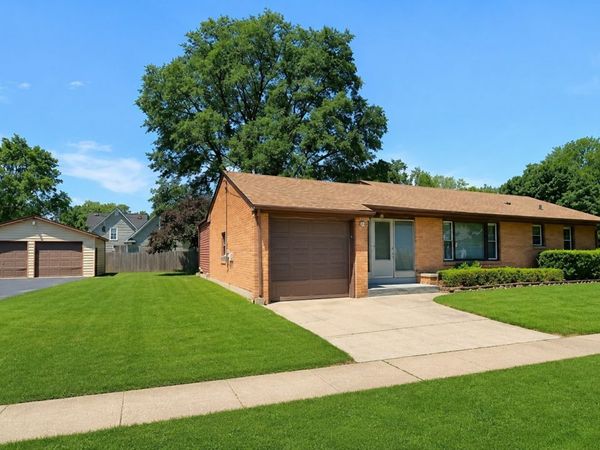 319 N Lord Avenue , Carpentersville, IL 60110