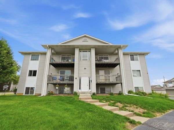 4165 Mallard Court , Unit 5, Bettendorf, IA 52722