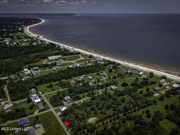 401 Fell Street, Waveland, MS 39576