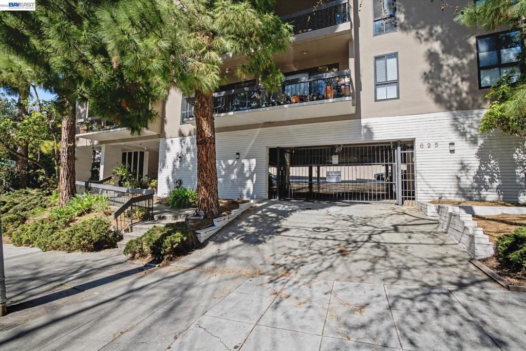 625 El Dorado Ave, Unit 106, Oakland, CA 94611 Main Photo