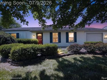 648 Newport Road, Frenchtown Twp, MI 48117