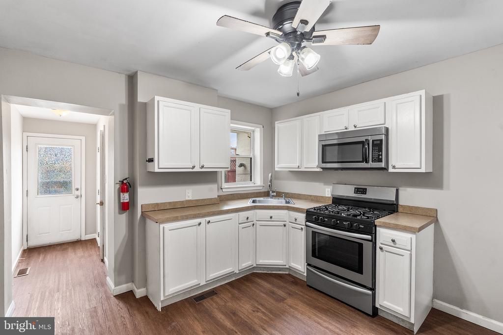1210 E 11TH STREET, CRUM LYNNE, PA 19022