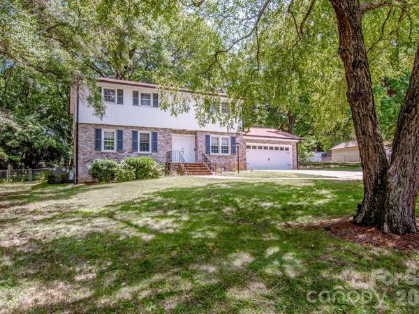 734 Willow Lane, Harrisburg, NC 28075