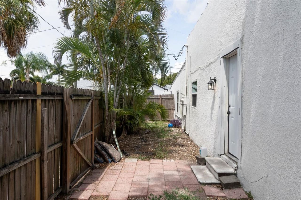 3651 Haines Road N, Saint Petersburg, FL 33704 Photo