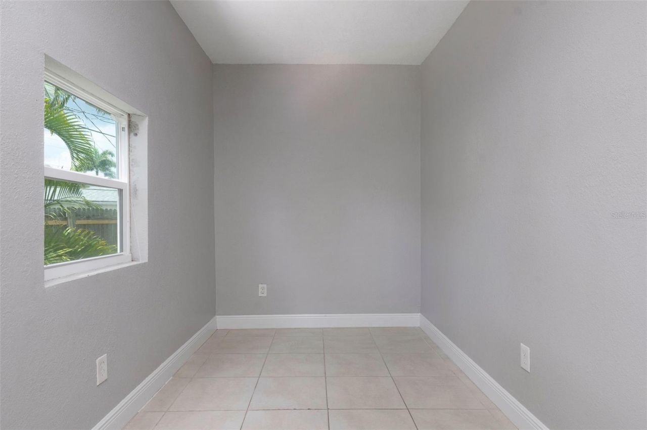 3651 Haines Road N, Saint Petersburg, FL 33704 Photo