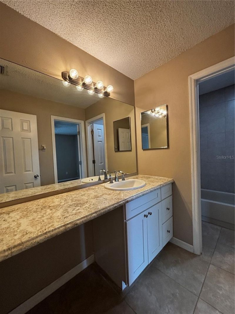 1627 Long Ridge Court, Unit 270, Orlando, FL 32807 Photo