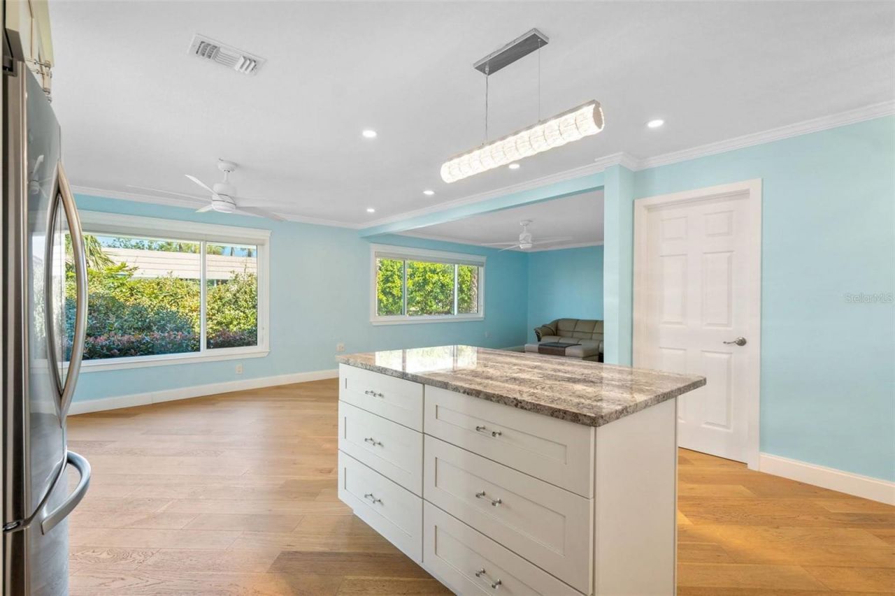 2305 Riverbluff Parkway, Unit V256, Sarasota, FL 34231 Photo