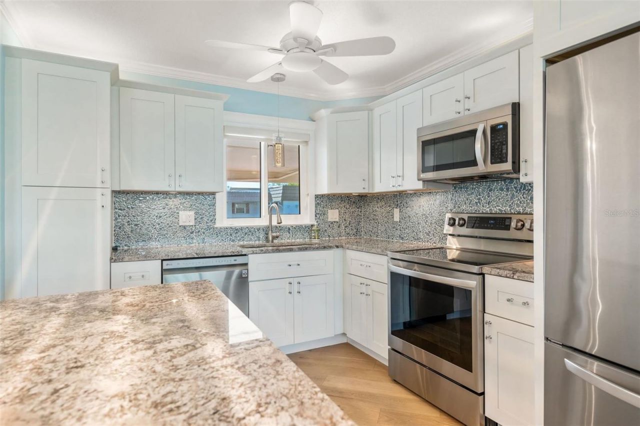 2305 Riverbluff Parkway, Unit V256, Sarasota, FL 34231 Photo