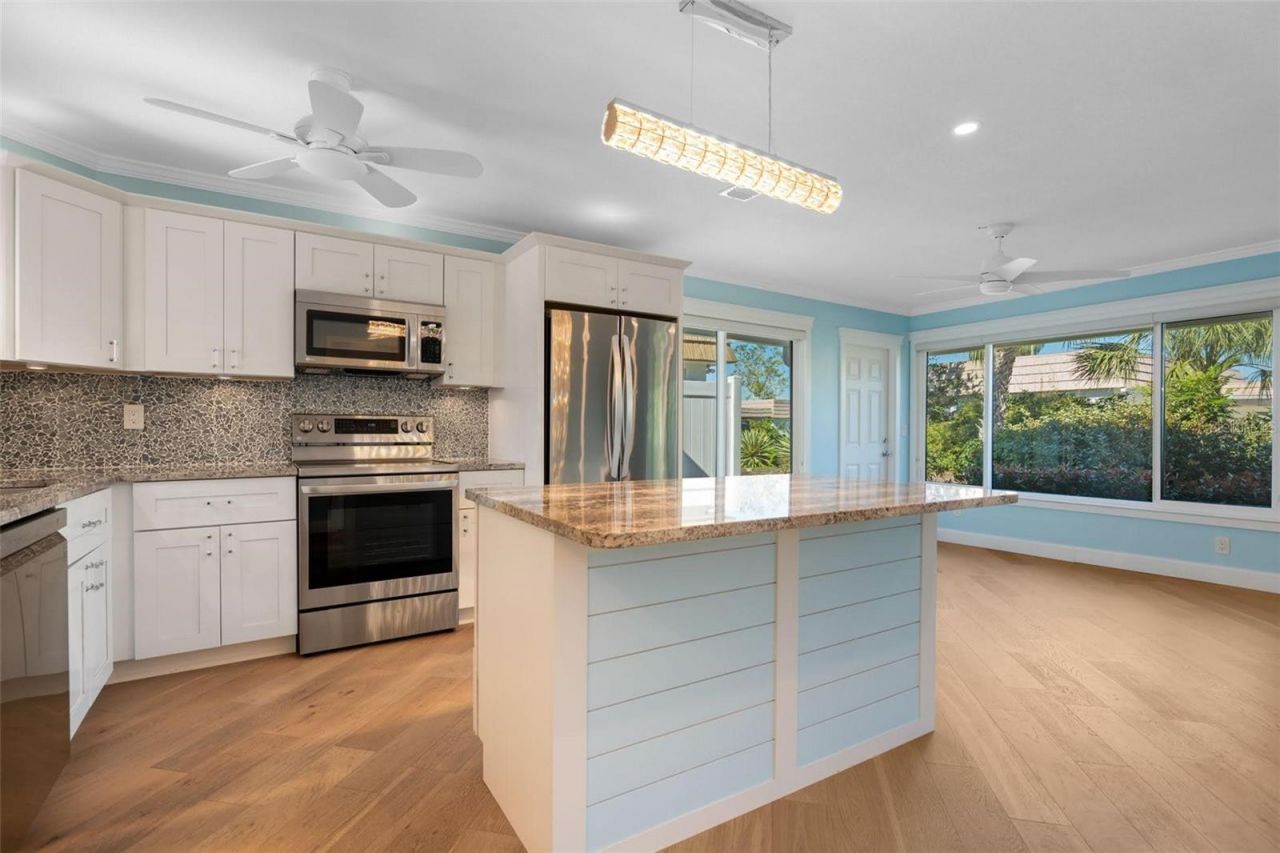 2305 Riverbluff Parkway, Unit V256, Sarasota, FL 34231 Photo