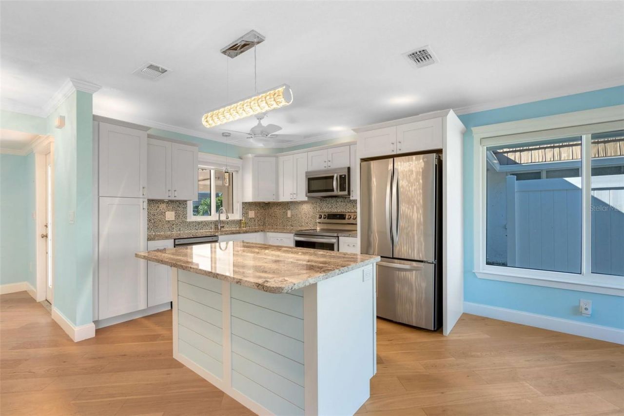 2305 Riverbluff Parkway, Unit V256, Sarasota, FL 34231 Photo