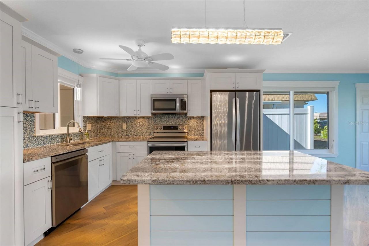 2305 Riverbluff Parkway, Unit V256, Sarasota, FL 34231 Photo