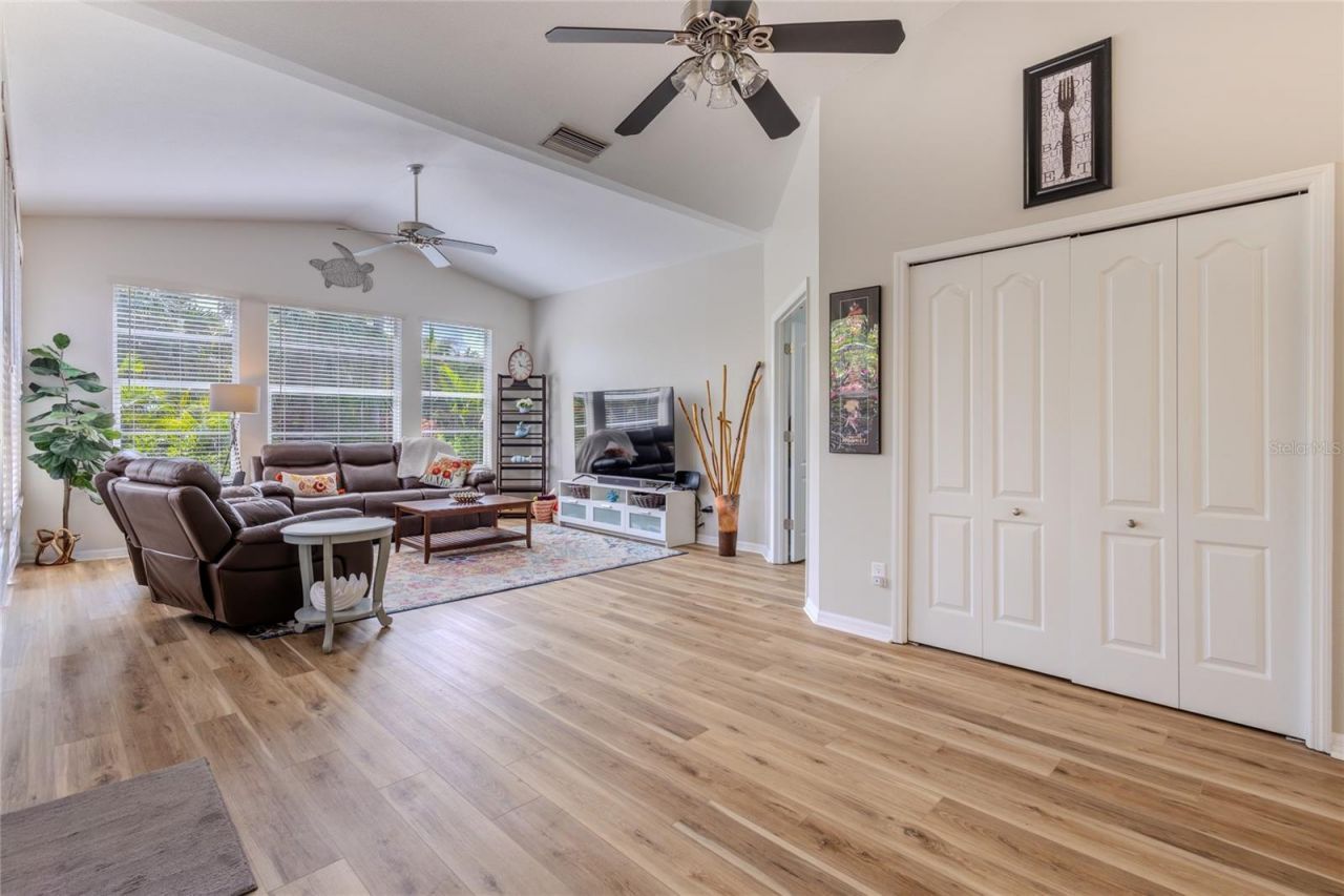 4092 Hearthstone Drive, Sarasota, FL 34238 Photo