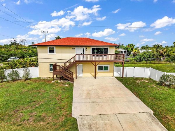 3129 BANYAN WAY , PUNTA GORDA, FL 33950