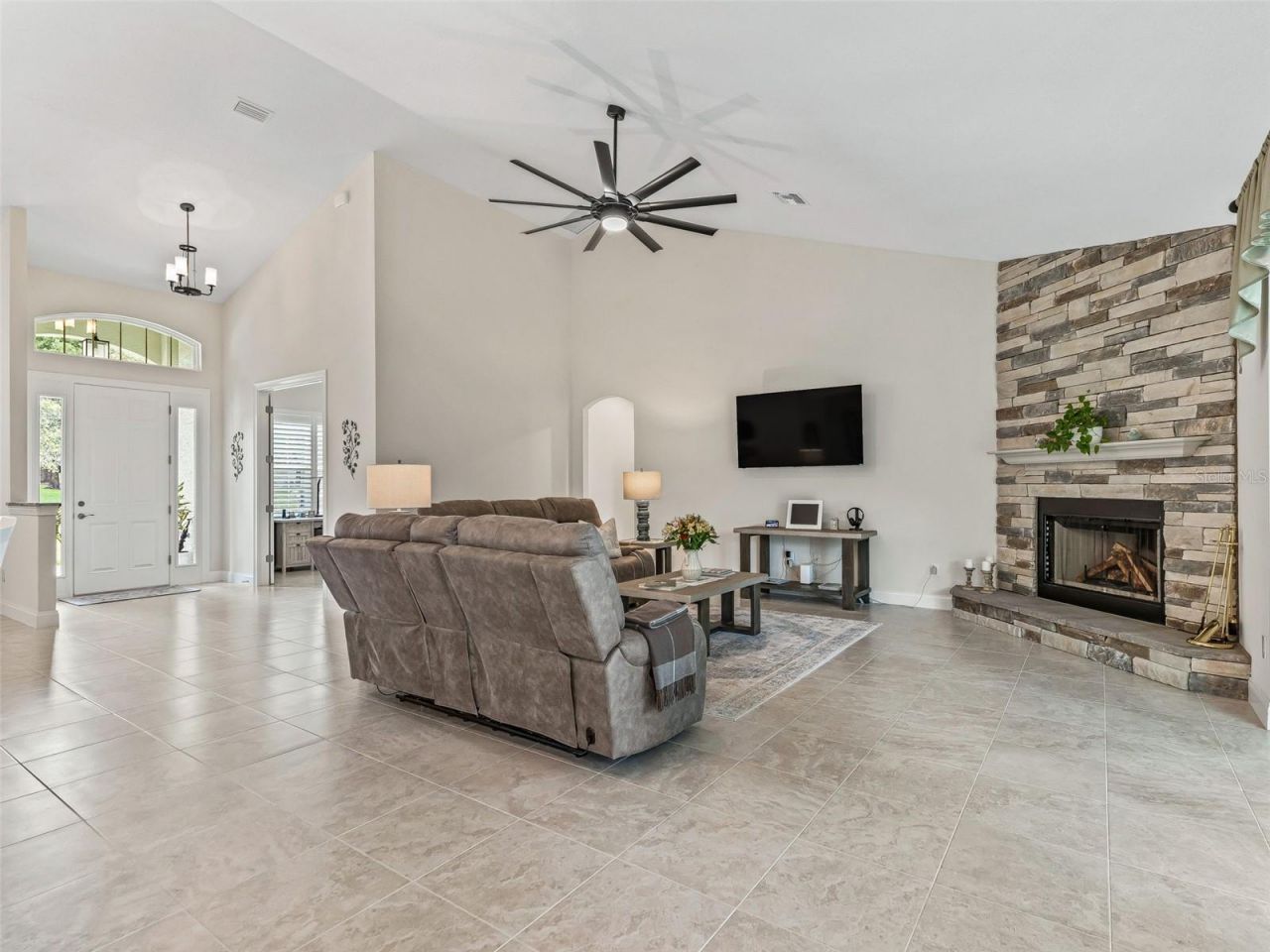 3828 Oak Pointe Drive, Lady Lake, FL 32159 Photo