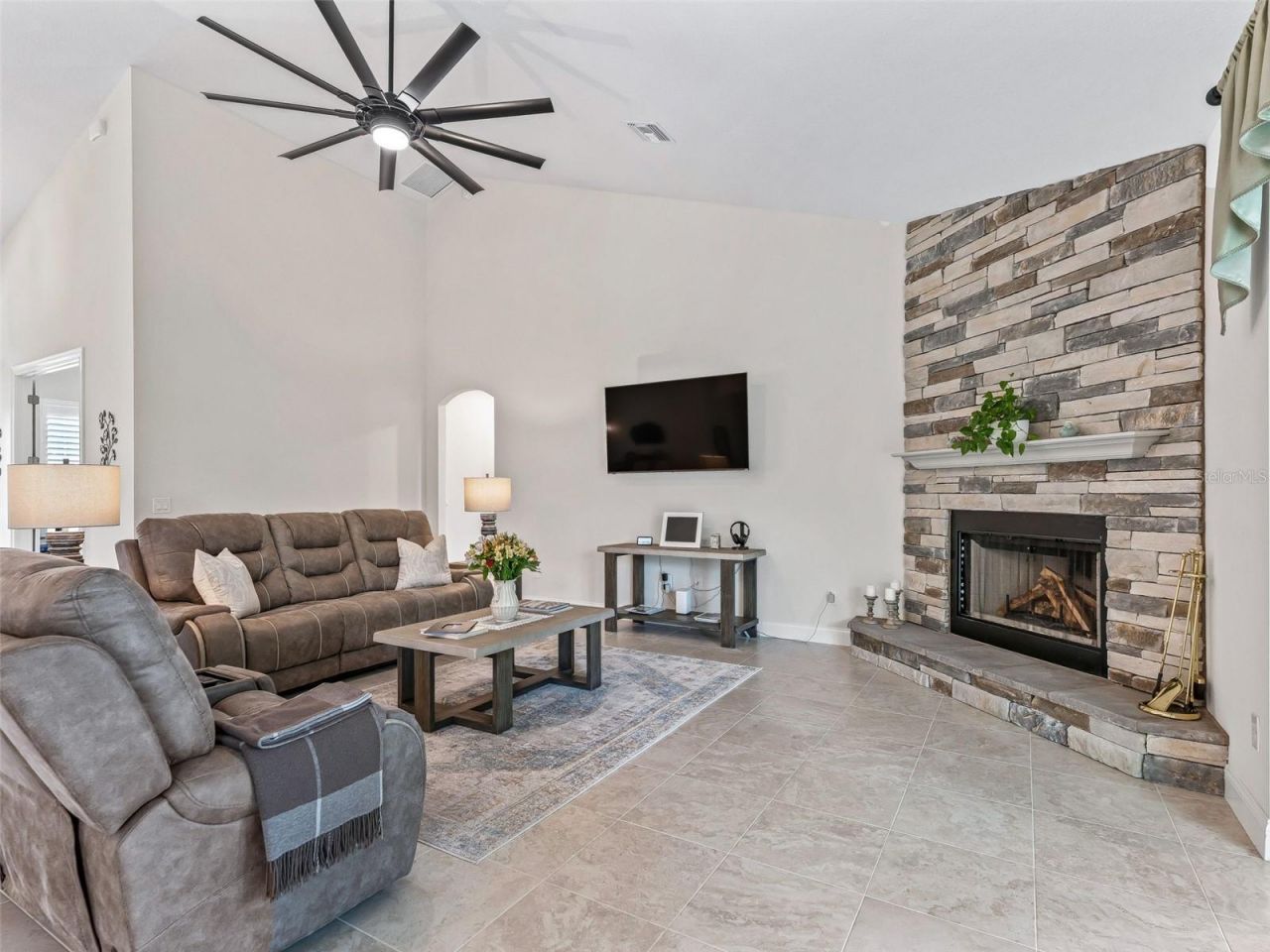 3828 Oak Pointe Drive, Lady Lake, FL 32159 Photo