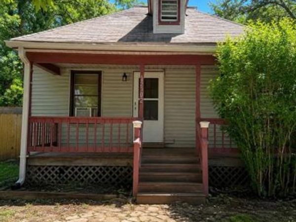 2302 Green Valley Road, Saint Joseph, MO 64505