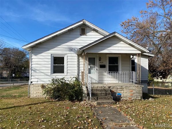 9659 Diamond Drive , St Louis, MO 63137