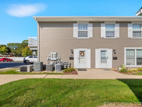 1441 Woodcutter Lane , Unit D, Wheaton, IL 60189