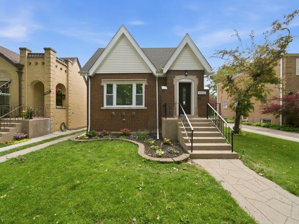 10021 S Oakley Avenue , Chicago, IL 60643