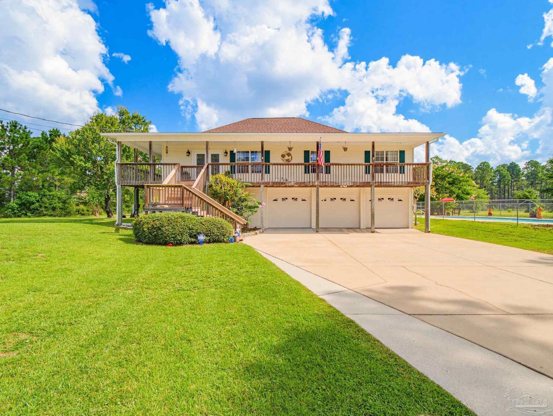 8110 Virginia Ln, Milton, FL 32583 Main Photo