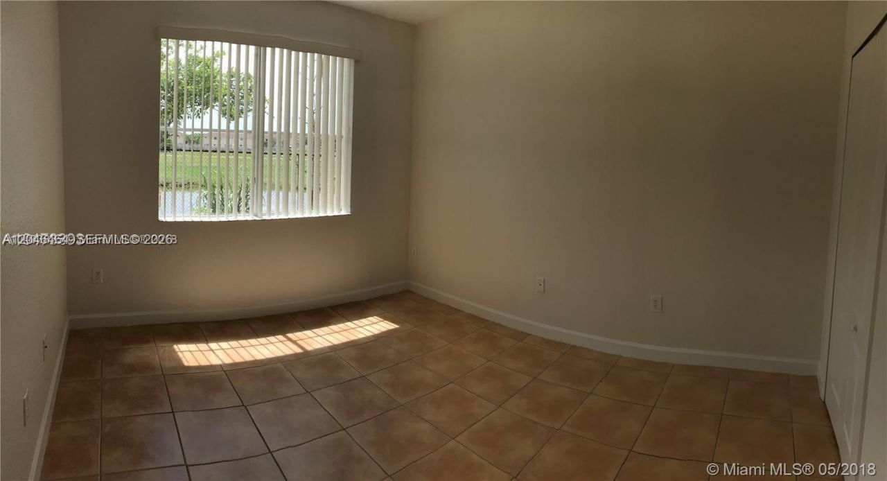 17720 NW 73rd Ave , Unit 105, Hialeah, FL 33015 Photo