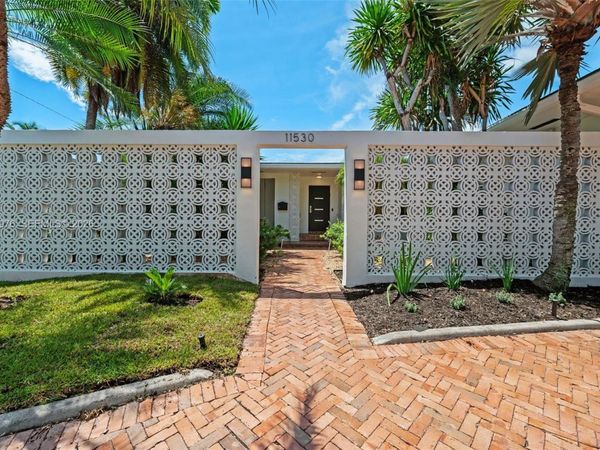 11530 NE 22nd Dr , North Miami, FL 33181