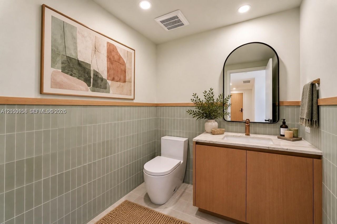 1176 97th St, Unit 406, Bay Harbor Islands, FL 33154 Photo