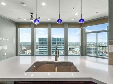 500 Throckmorton Street, Unit 2004, Fort Worth, TX 76102