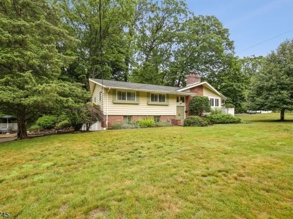 5 The Glen, Cedar Grove, NJ 07009