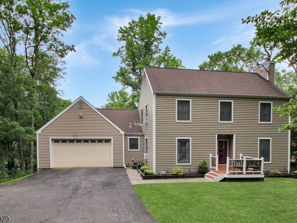 149 N Locust Lake Rd, Hope, NJ 07825