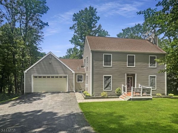 149 N Locust Lake Rd, Hope, NJ 07825