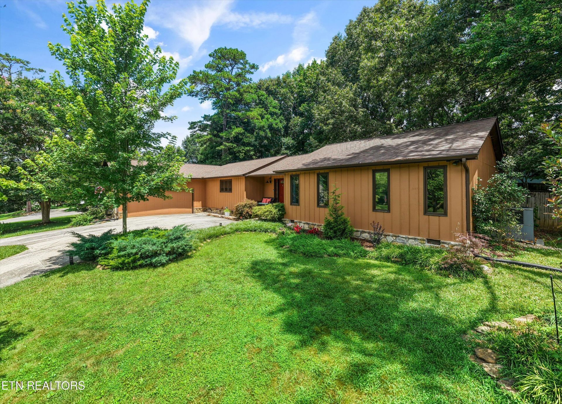 612 Laurel Valley Rd, Knoxville, TN 37934 Main Photo