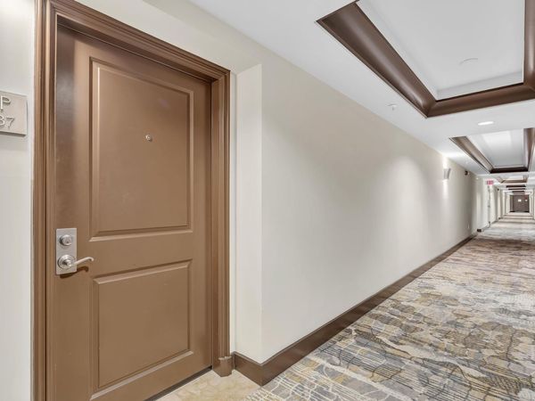 99 SE Mizner Boulevard, Unit 637, Boca Raton, FL 33432