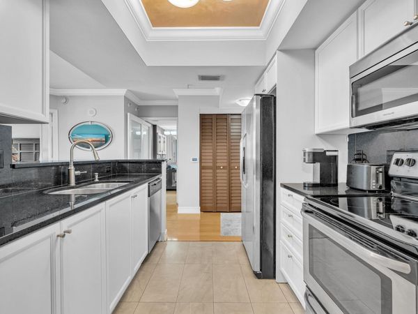 99 SE Mizner Boulevard, Unit 637, Boca Raton, FL 33432