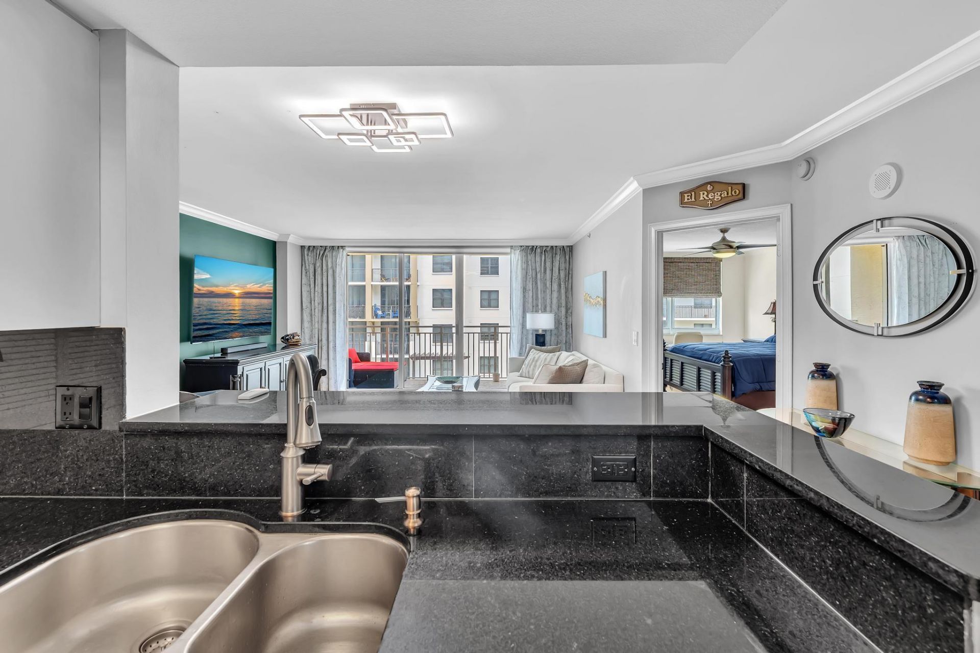 99 SE Mizner Boulevard, Unit 637, Boca Raton, FL 33432 Photo