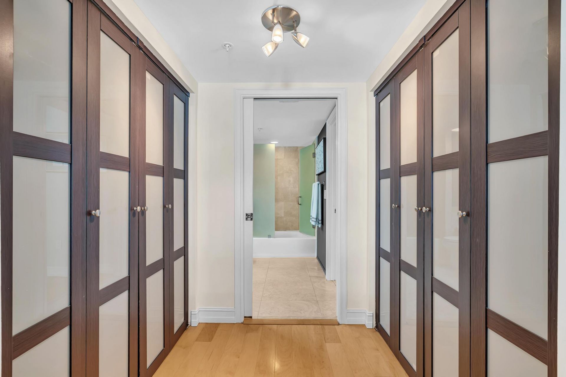 99 SE Mizner Boulevard, Unit 637, Boca Raton, FL 33432 Photo