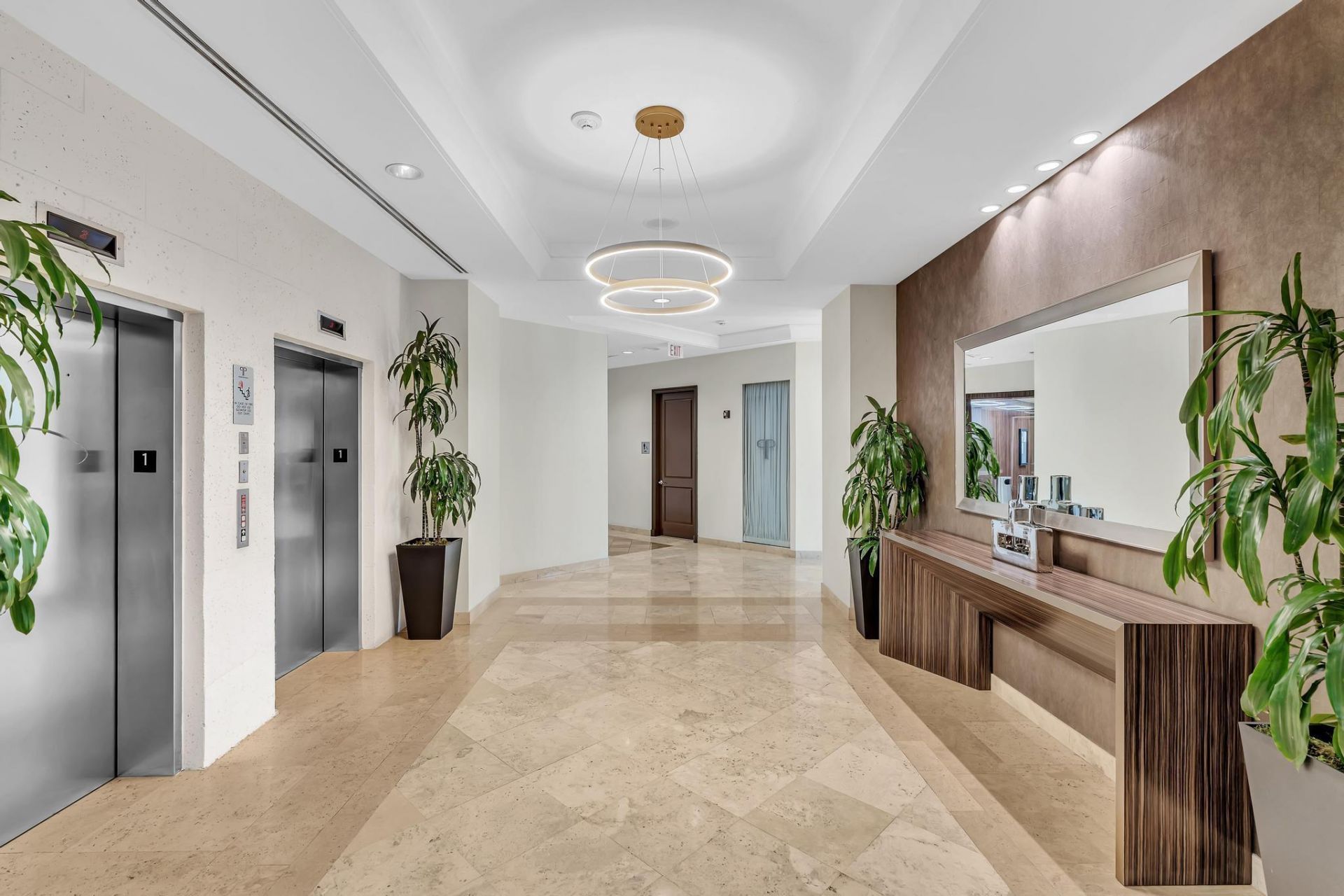 99 SE Mizner Boulevard, Unit 637, Boca Raton, FL 33432 Photo