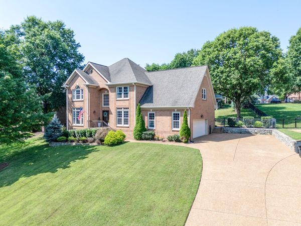 136 Ballentrae Dr , Hendersonville, TN 37075