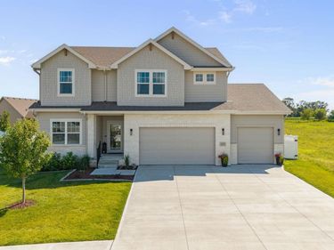18483 Prestwick Avenue, Omaha, NE 68136
