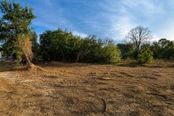 2033 Holly Creek Road photo 4