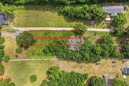 2033 Holly Creek Road photo 4